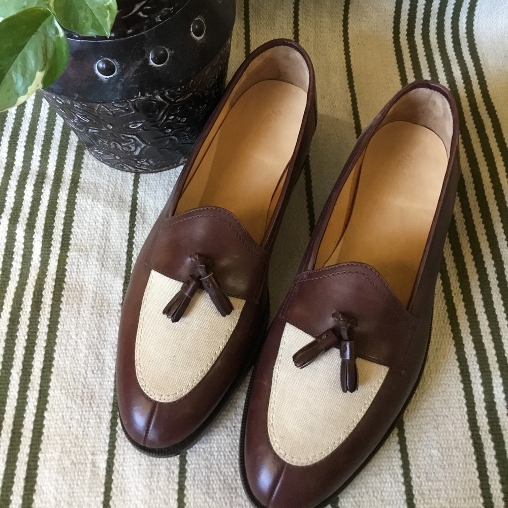 Spectacular Nettleton Saddle Loafers.  11.5 D